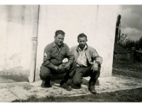 1943096061 Irvin McLaughlin with Steve  - WWII - Toreno - 1945