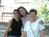 2005072383 Lauriane Sirour-Ariane Aubet-Betty Hagberg-Fontaine de Vaucluse-Provence-France