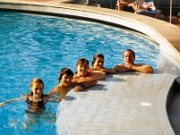 1989070585 : Katia DePuydt,Darla Hagberg