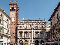 Piazza delle Erbe - Palazzo Maffei (Verona)  Piazza delle Erbe - Palazzo Maffei (Verona) : Vérone
