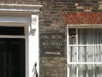 2005071127 London England