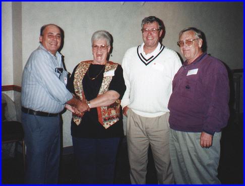 9810007.jpg (25928 bytes)